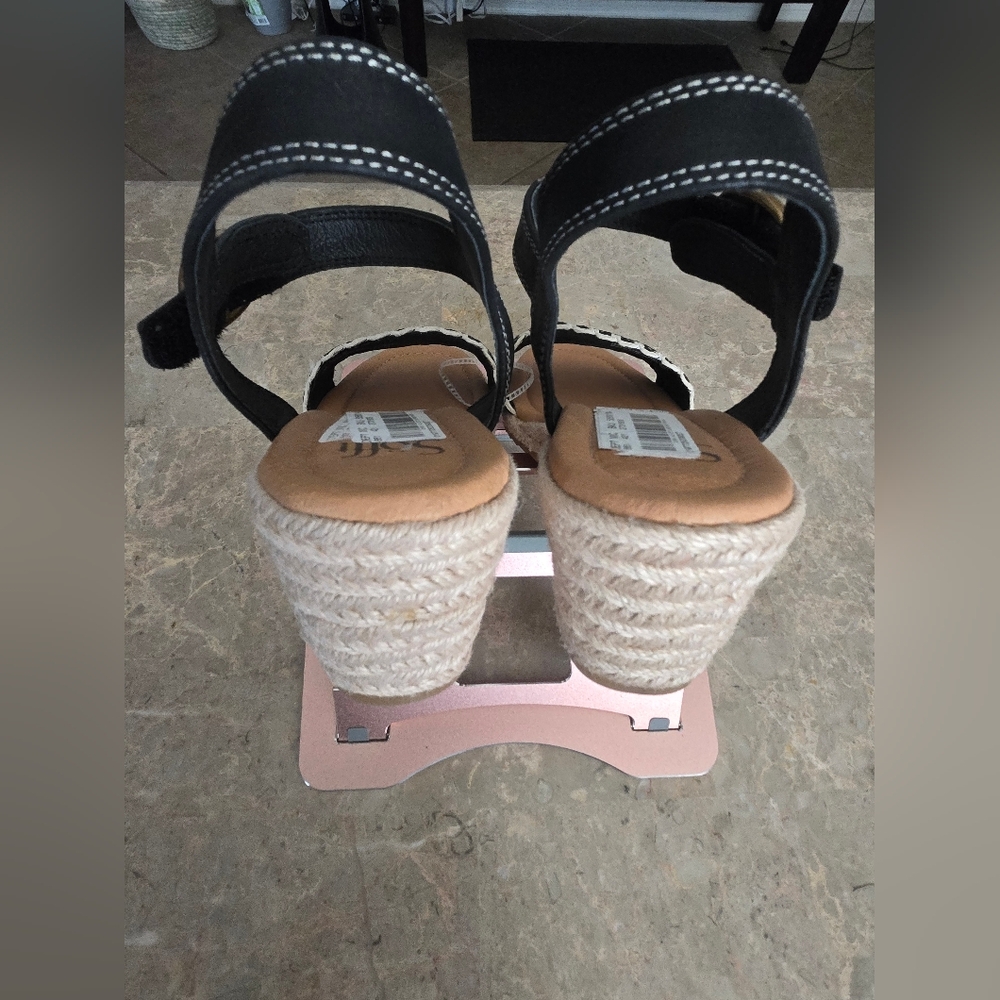 Sofft Inez Sandals. Size 10 - Picture 5 of 8